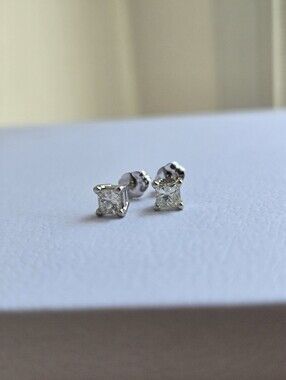 14k White Gold Diamond Earrings